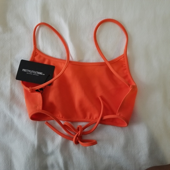 NWT PrettyLittletThing Crop Top - Picture 2 of 2
